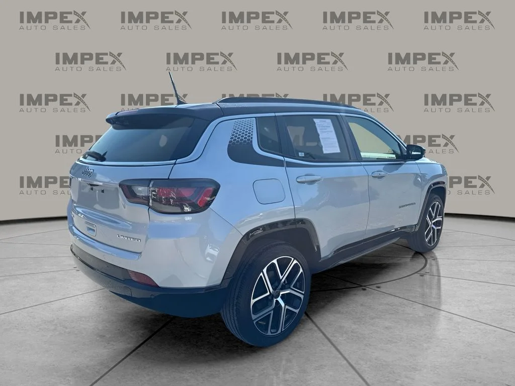 Used 2025 Silver Jeep Limited image 5