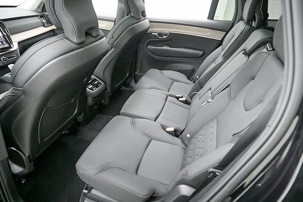 2026 Volvo XC90 Plus - Photo 20