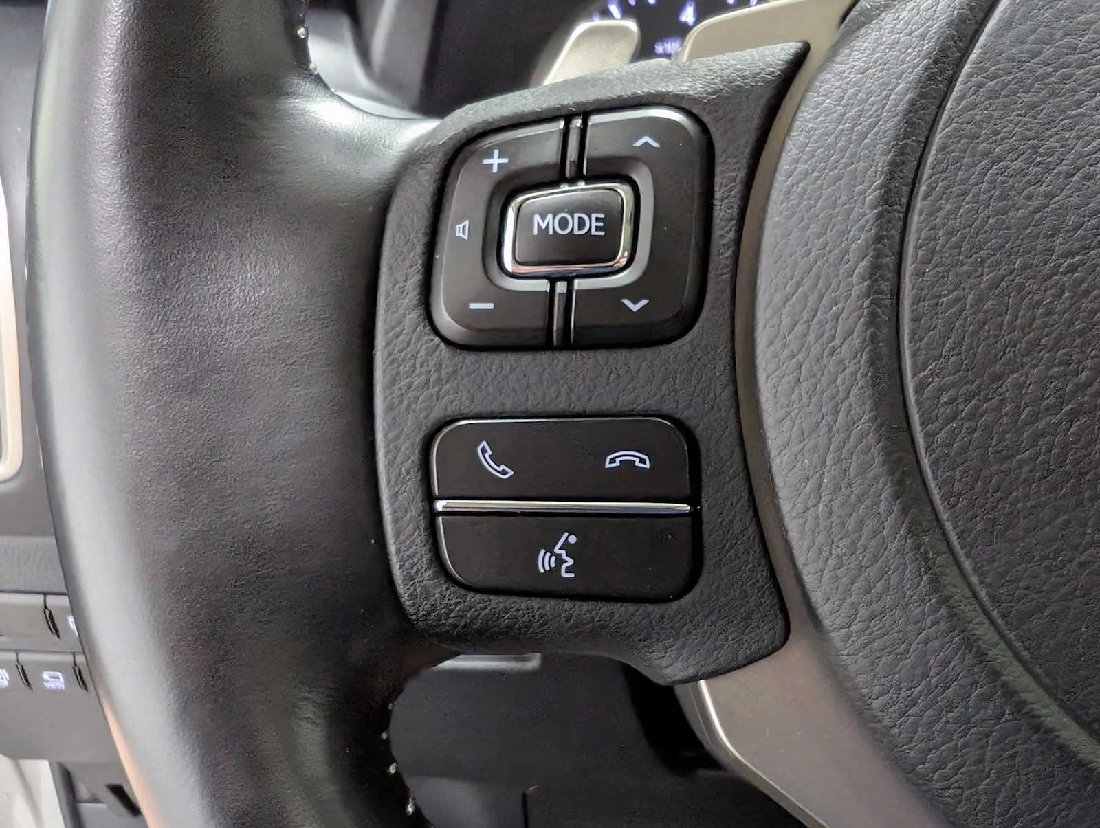 Used 2021 Atomic Silver Lexus  image 36