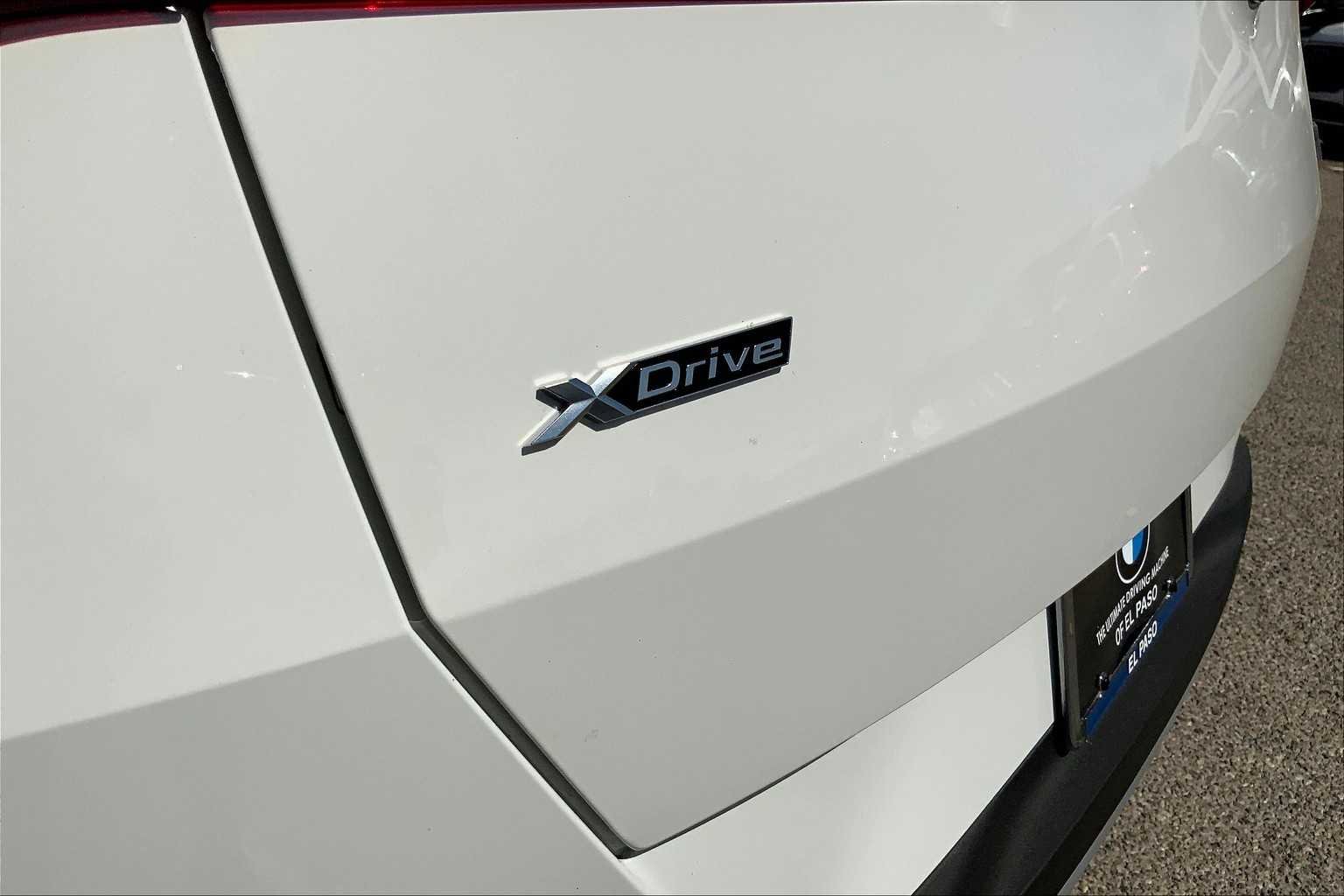 New 2026 Alpine White BMW 30 xDrive image 15