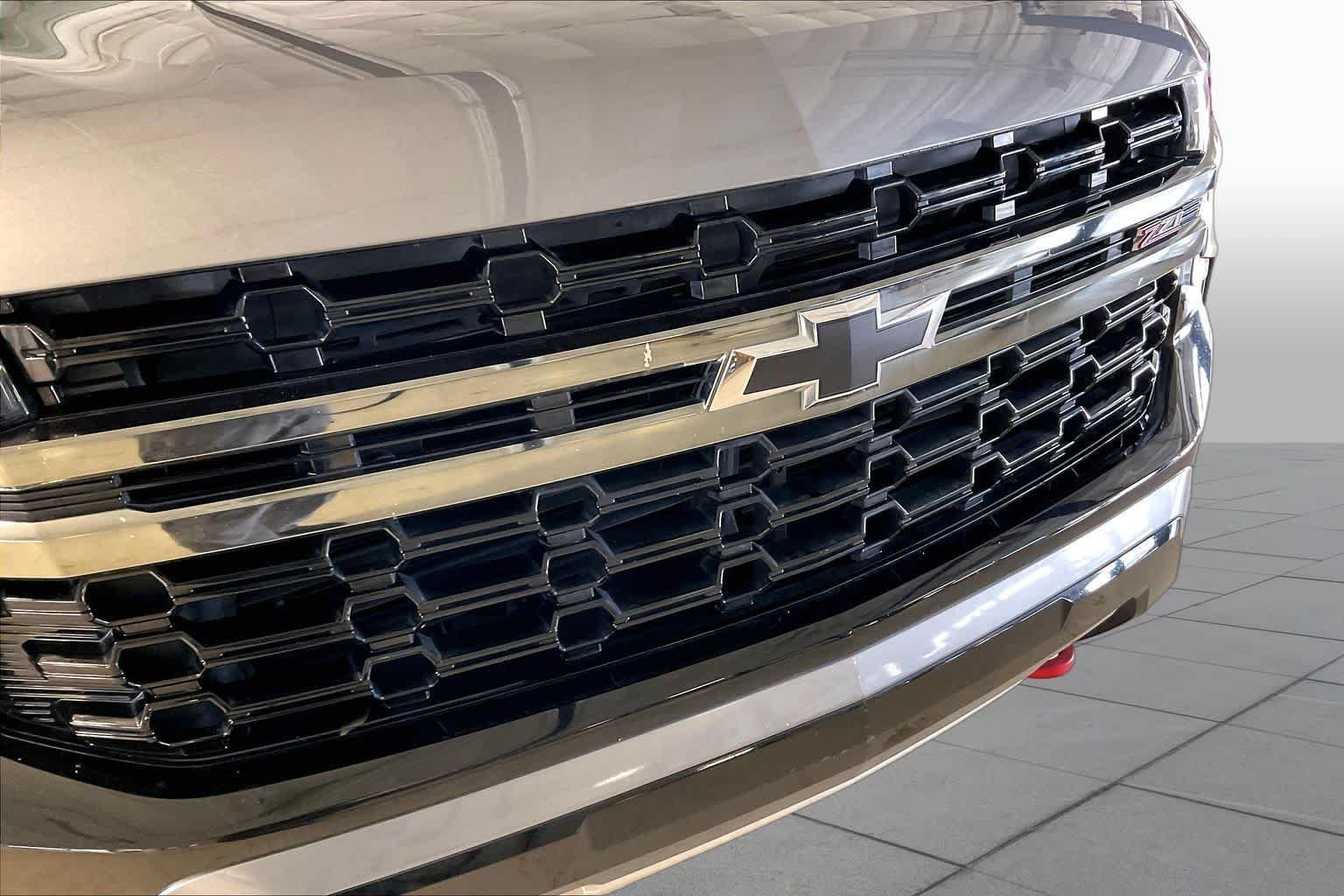 Used 2021 Satin Steel Metallic Chevrolet Z71 image 30