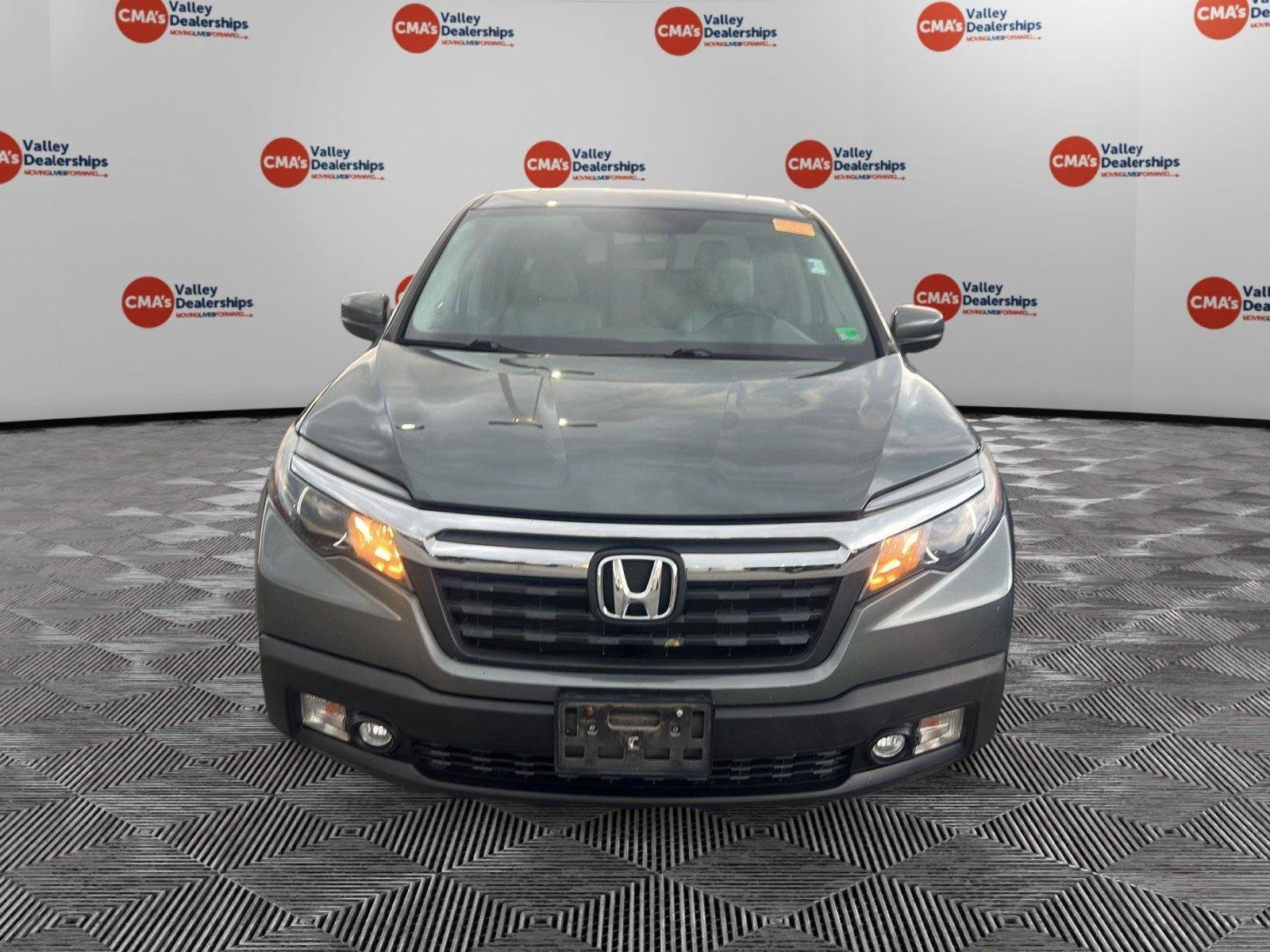 Used 2019 Forest Mist Metallic Honda RTL image 6