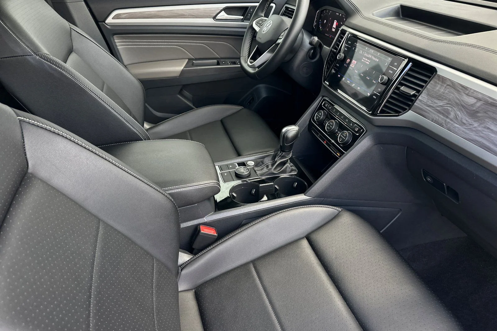 Used 2023 Gray Volkswagen 3.6L V6 SE w/Technology image 16