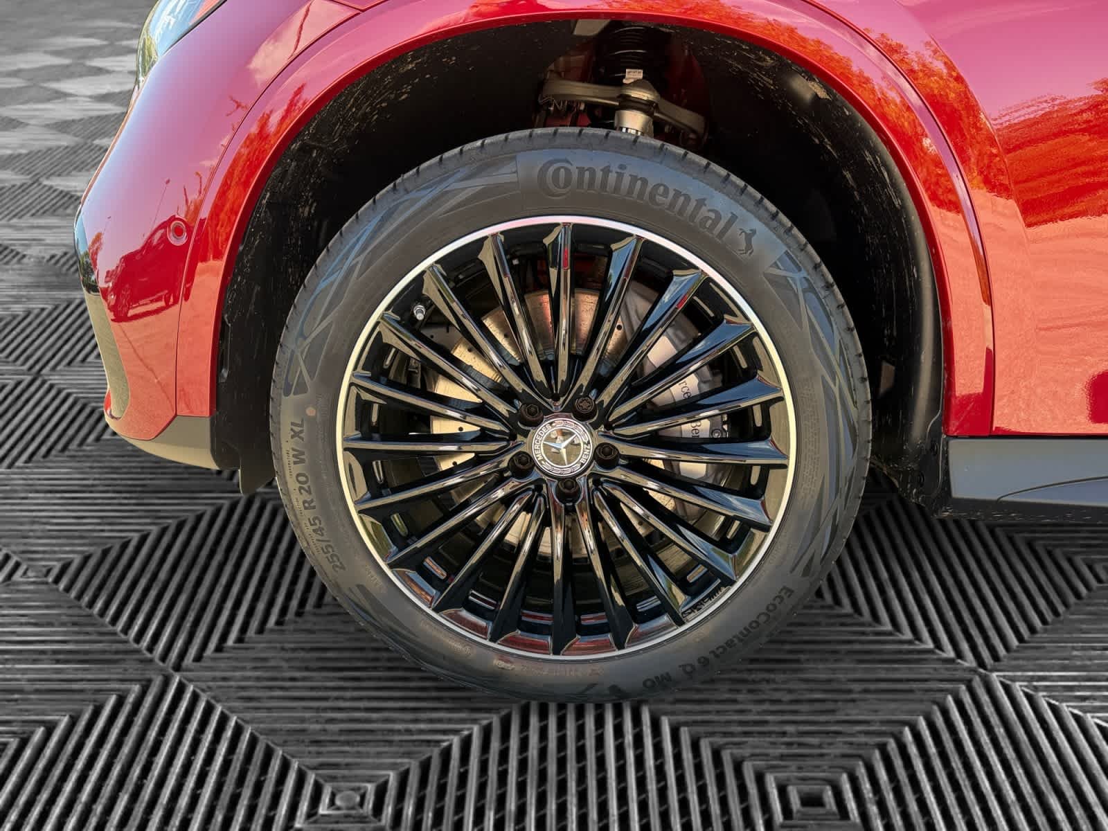 New 2027 MANUFAKTUR Patagonia Red Metallic Mercedes-Benz GLC 300 image 9