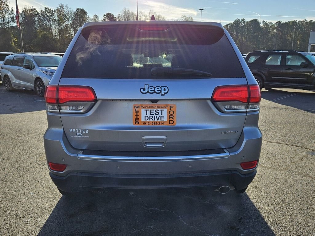 Used 2016 Silver Jeep Limited image 10