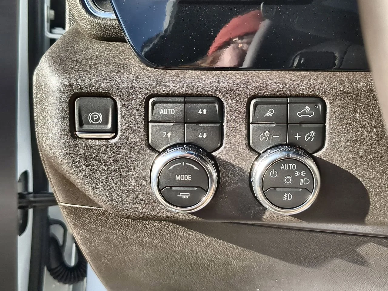 New 2026 Summit White GMC SLT image 18