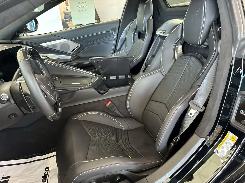 Used 2025 Black Chevrolet Z06 image 11
