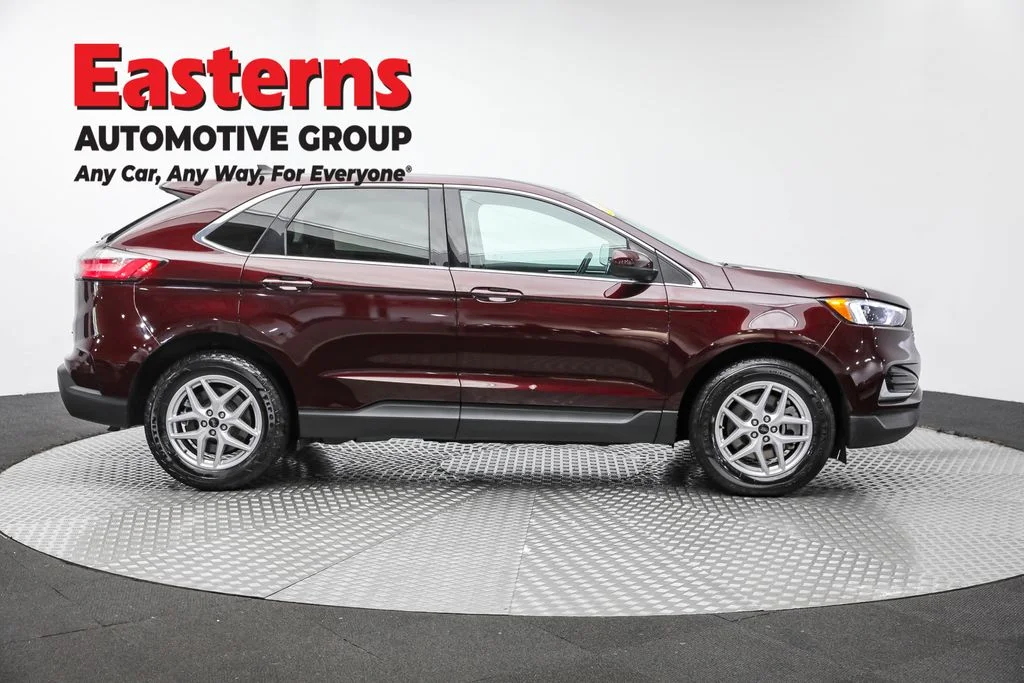 Used 2024 Red Ford SEL image 4