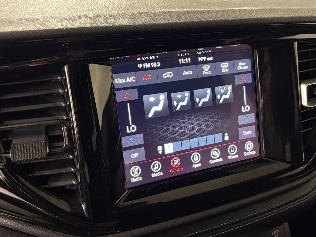 Used 2022 Gray Dodge SXT image 22