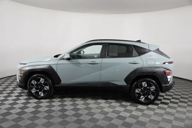Used 2025 Green Hyundai SEL image 35