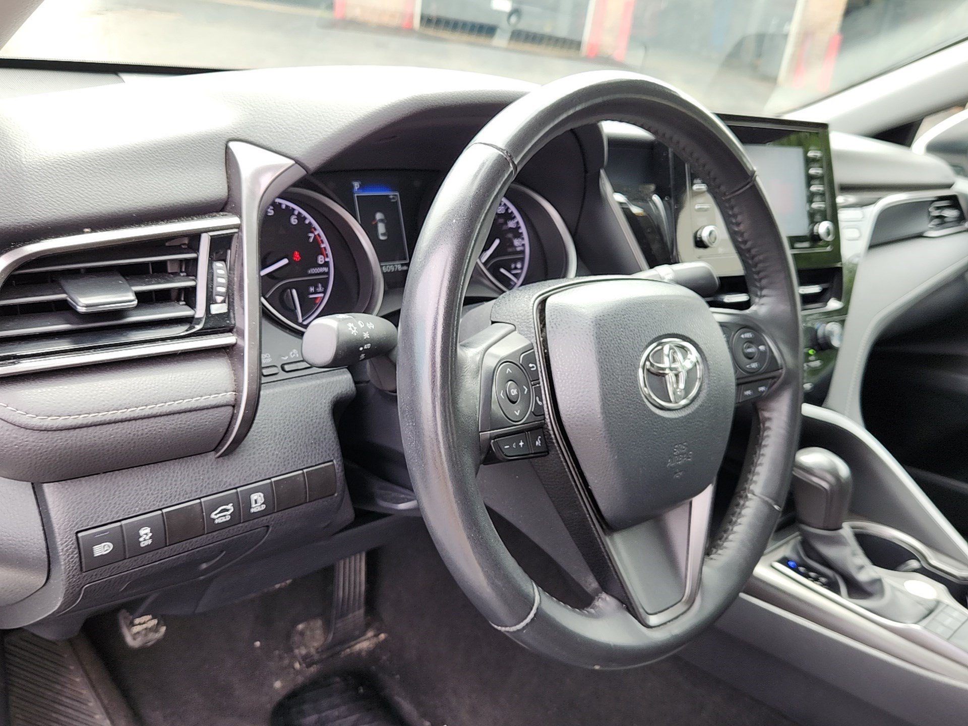 Certified Used 2024 Ice Cap Toyota SE image 11