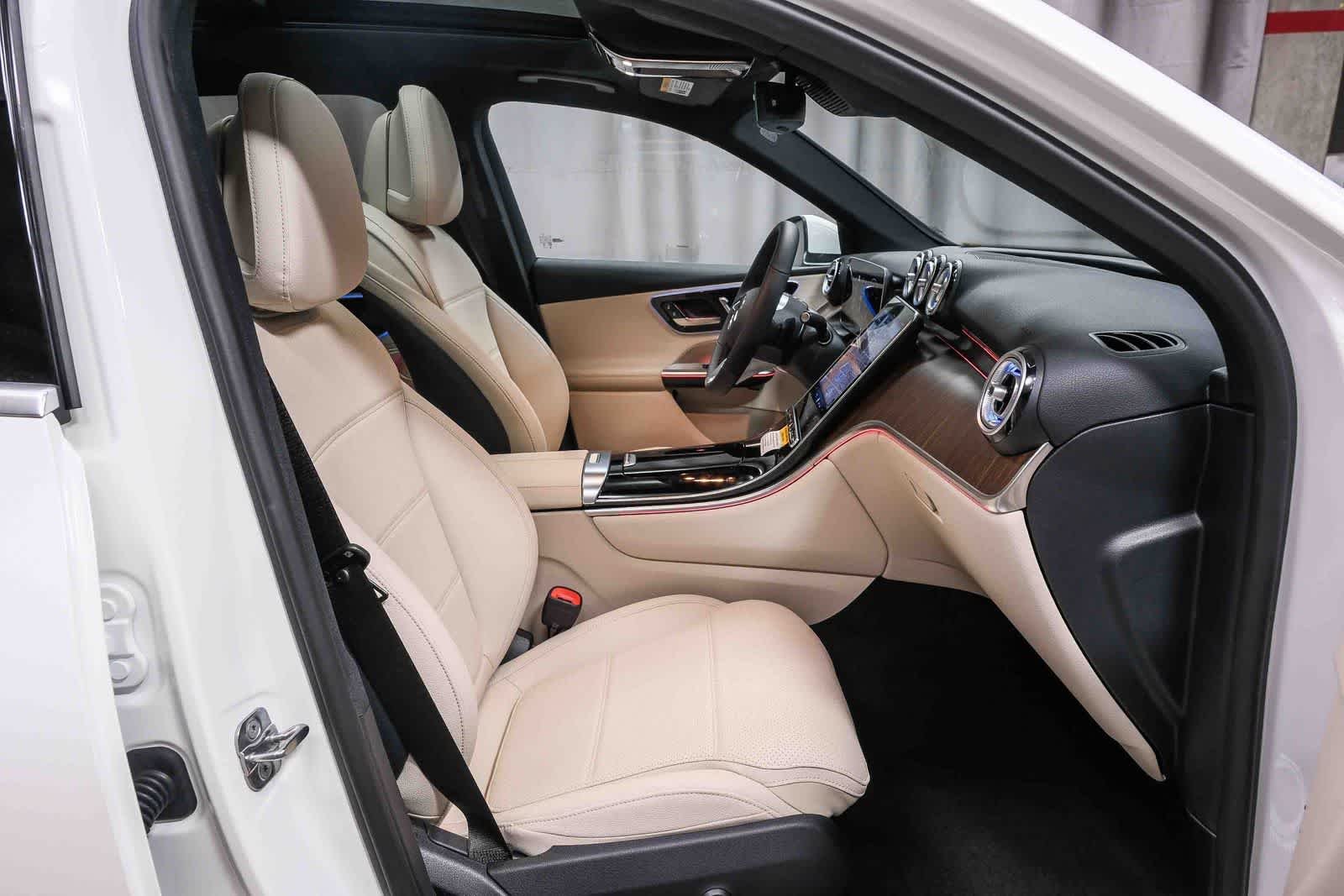 New 2026 Polar White Mercedes-Benz GLC 300 image 62