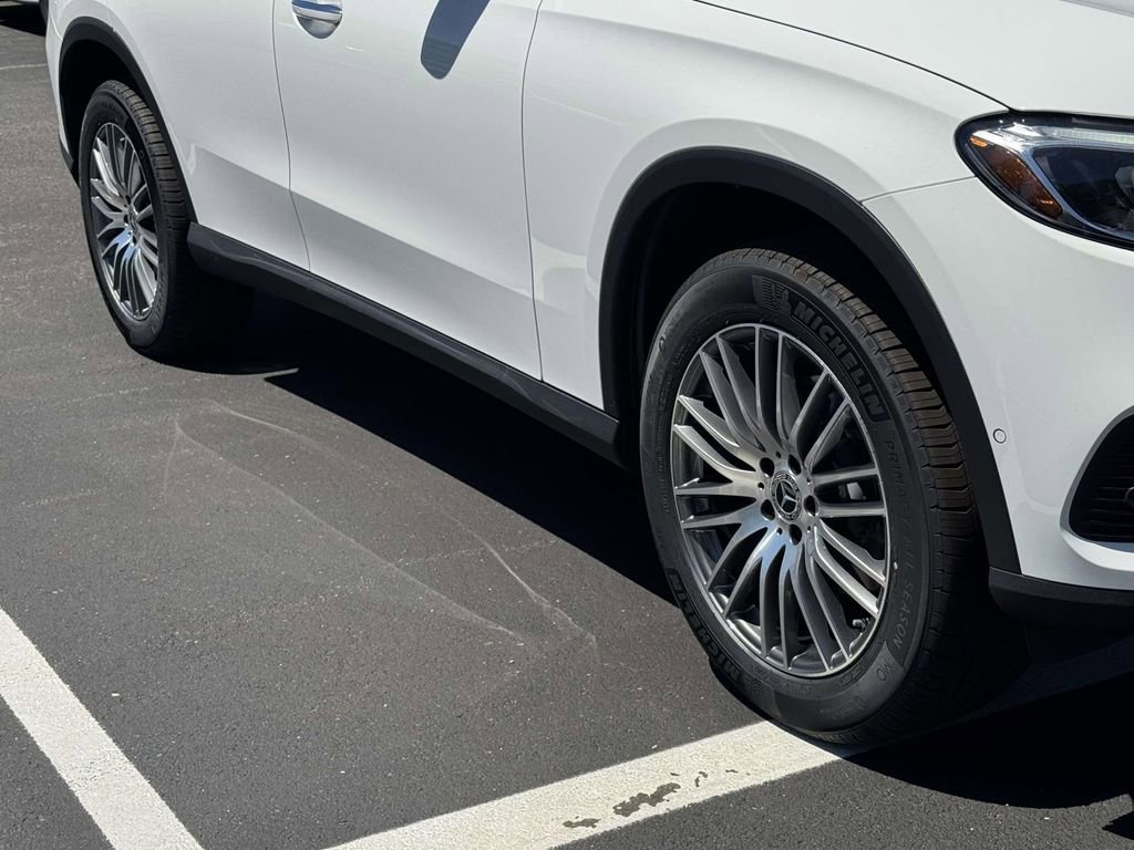 New 2026 Polar White Mercedes-Benz GLC 300 image 12