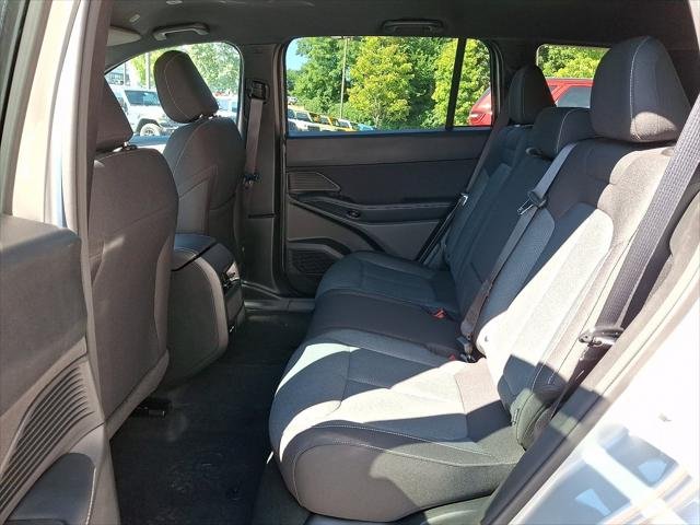 New 2026 Silver Zynith Clear-Coat Exterior Paint Jeep Laredo image 6