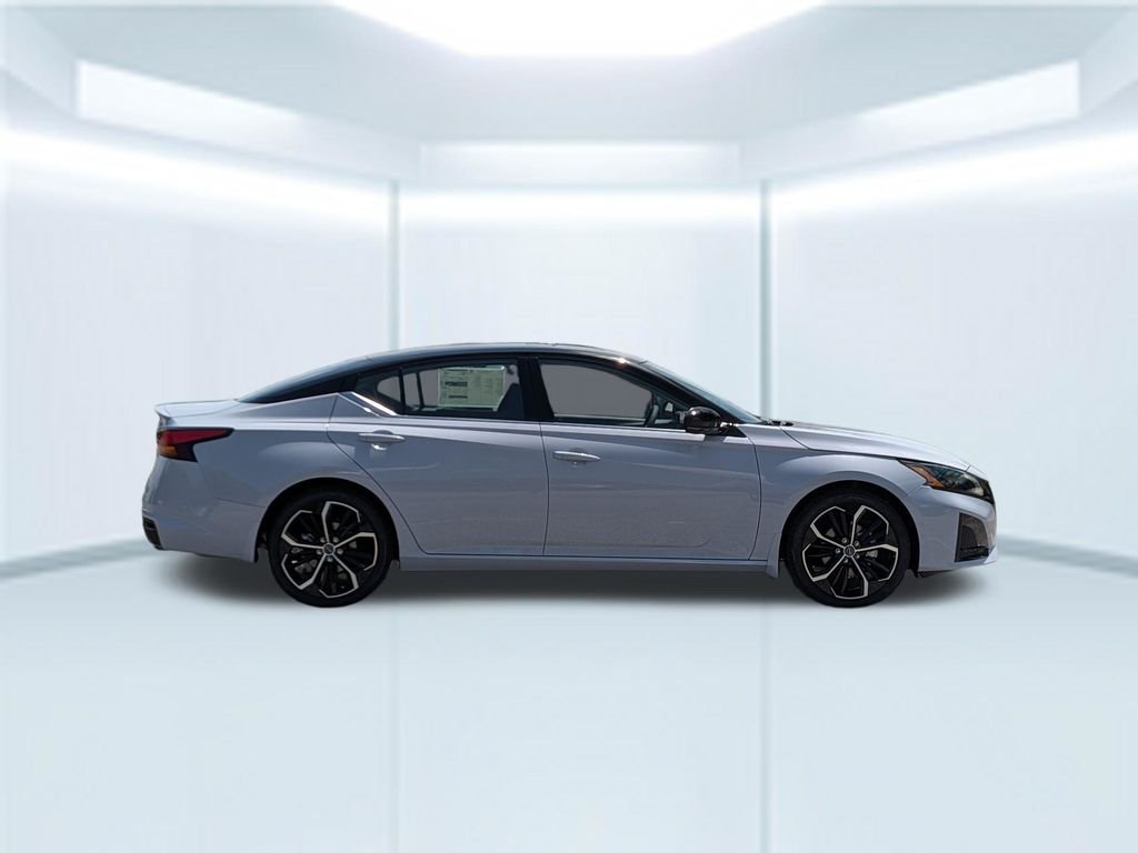New 2026 Gray Nissan 2.5 SR image 8