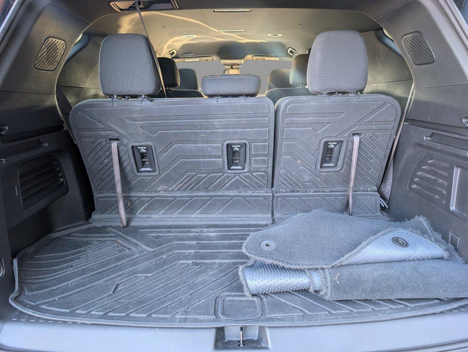 Used 2025 Lakeshore Blue Metallic Chevrolet LT image 5