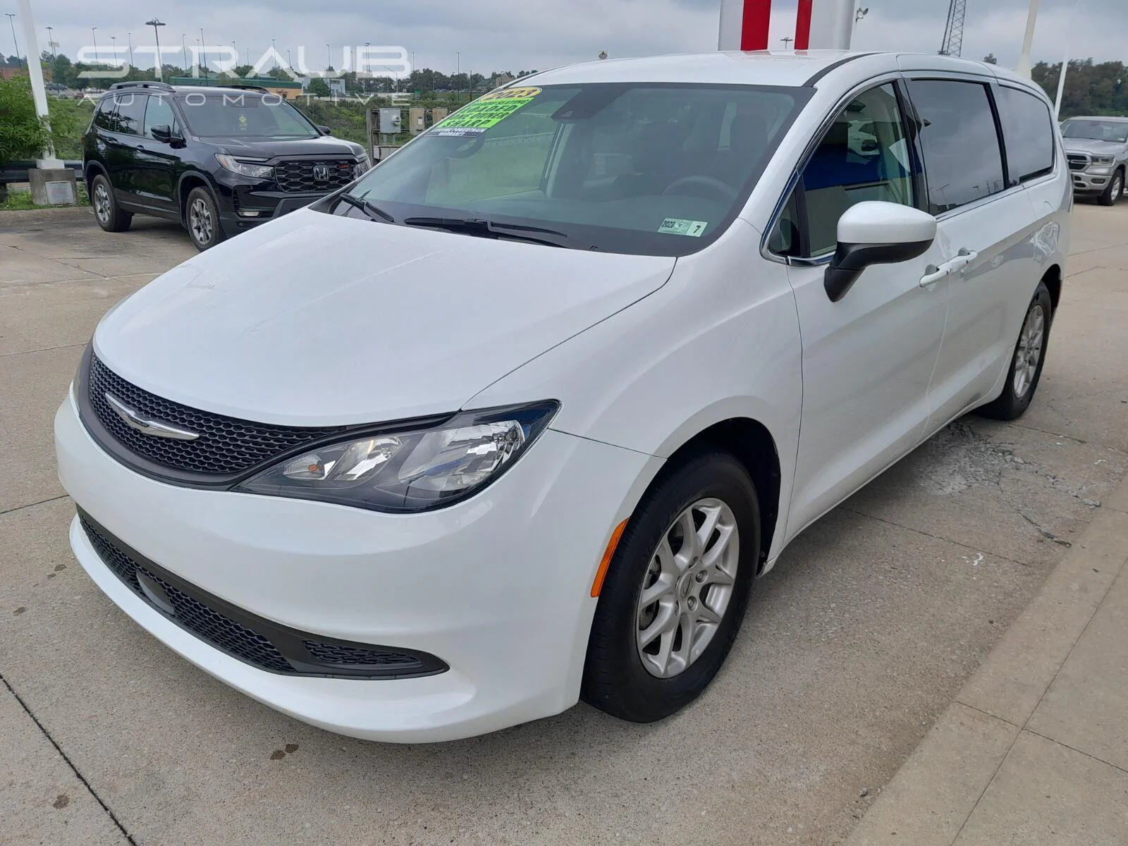 Used 2023 Bright White Clearcoat Chrysler LX image 5