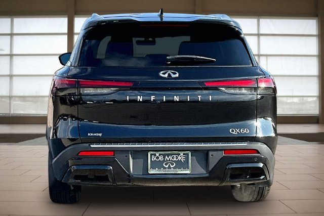Used 2023 Black INFINITI LUXE image 4