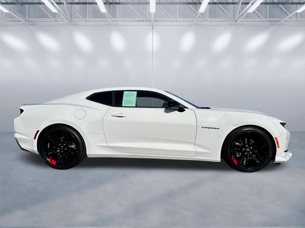 Used 2023 White Chevrolet 1LT image 3