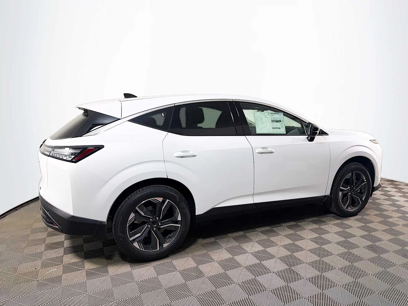 New 2026 Everest White Pearl TriCoat Nissan SL image 2