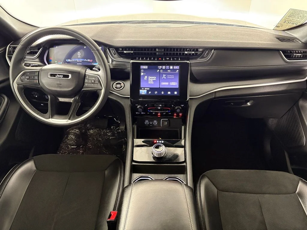 Used 2023 Black Jeep Altitude image 38