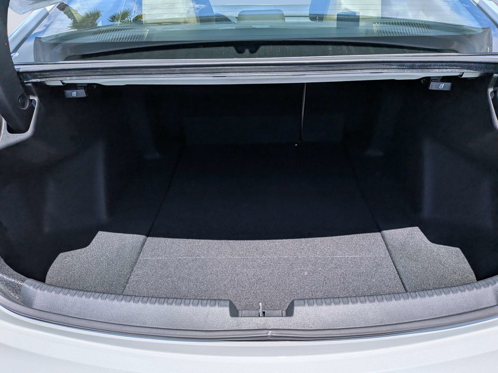 Used 2025 Platinum White Pearl Acura Technology Package image 49