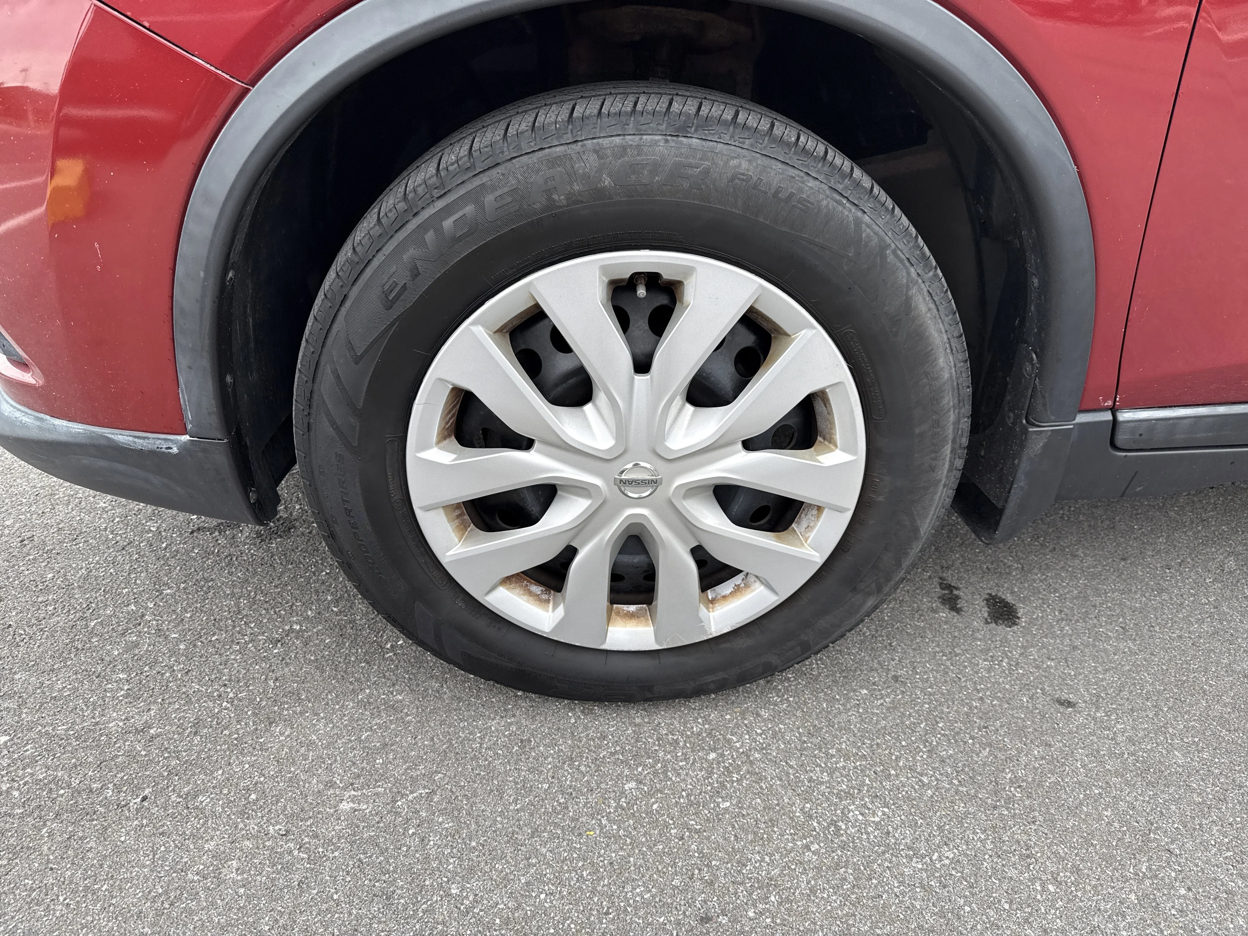 Used 2015 Cayenne Red Nissan S image 17
