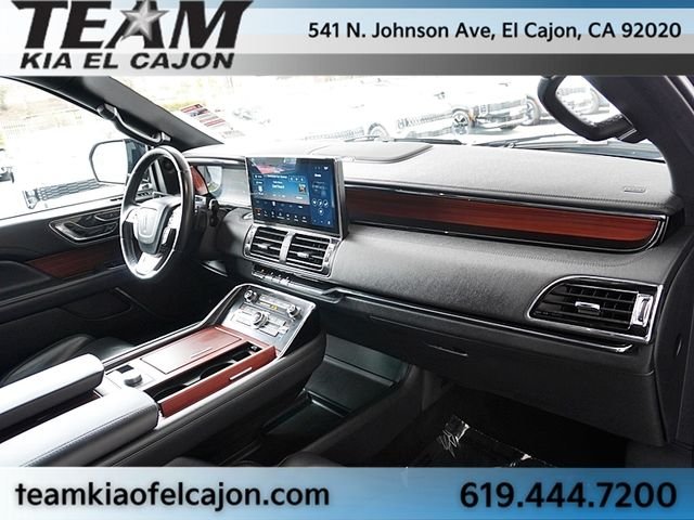 Used 2022 Black Lincoln Reserve image 11