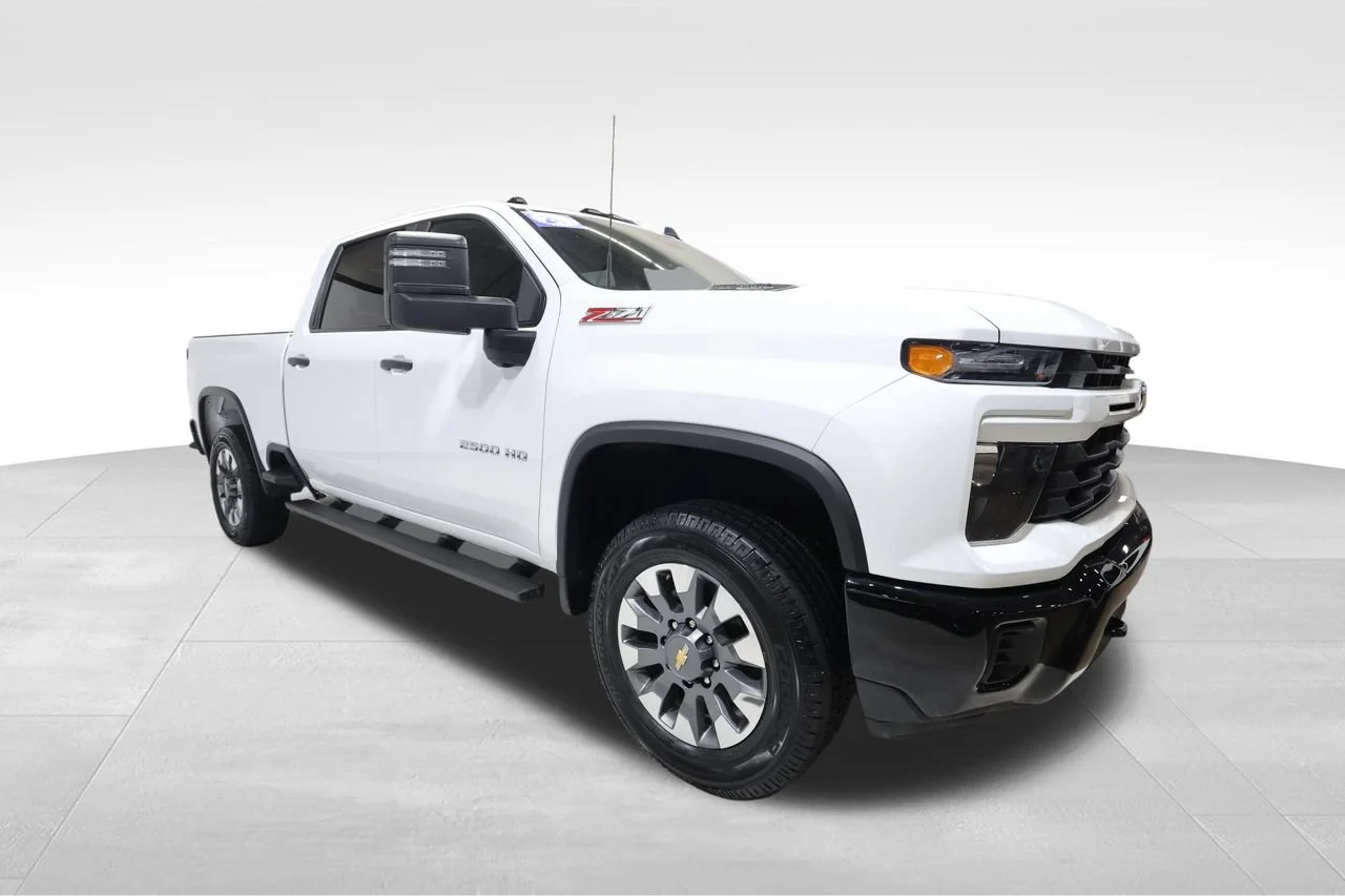 Used 2024 Summit White Chevrolet Custom image 6
