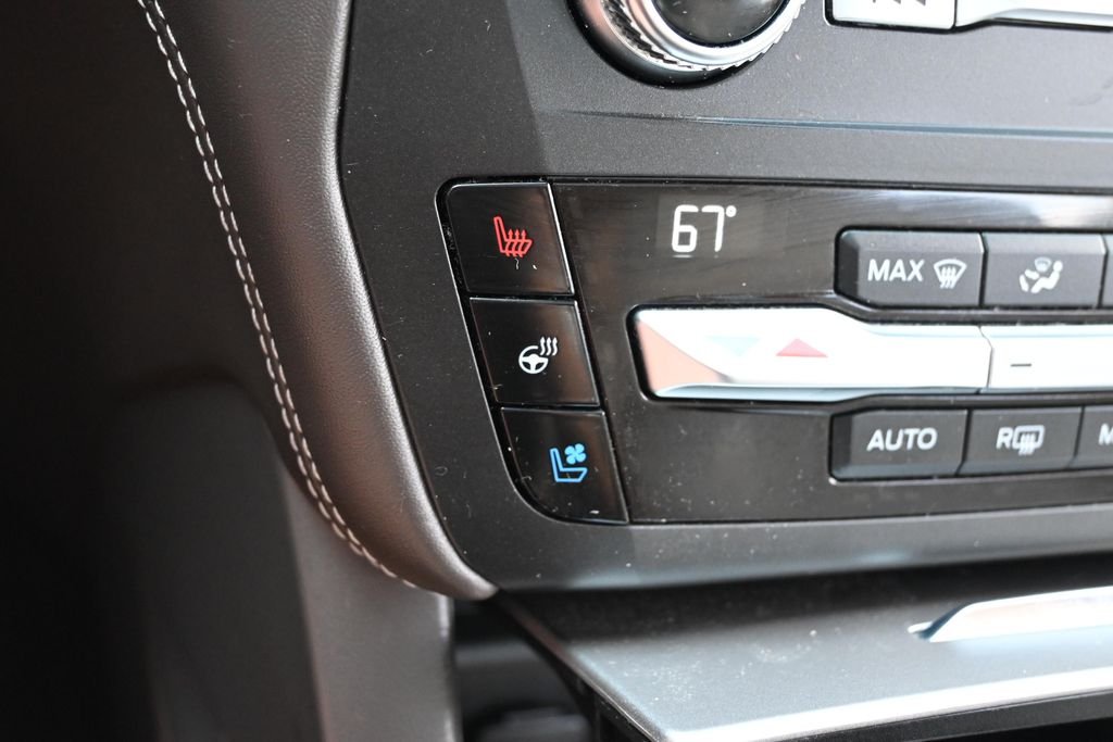Used 2020 White Metallic Ford Platinum image 46