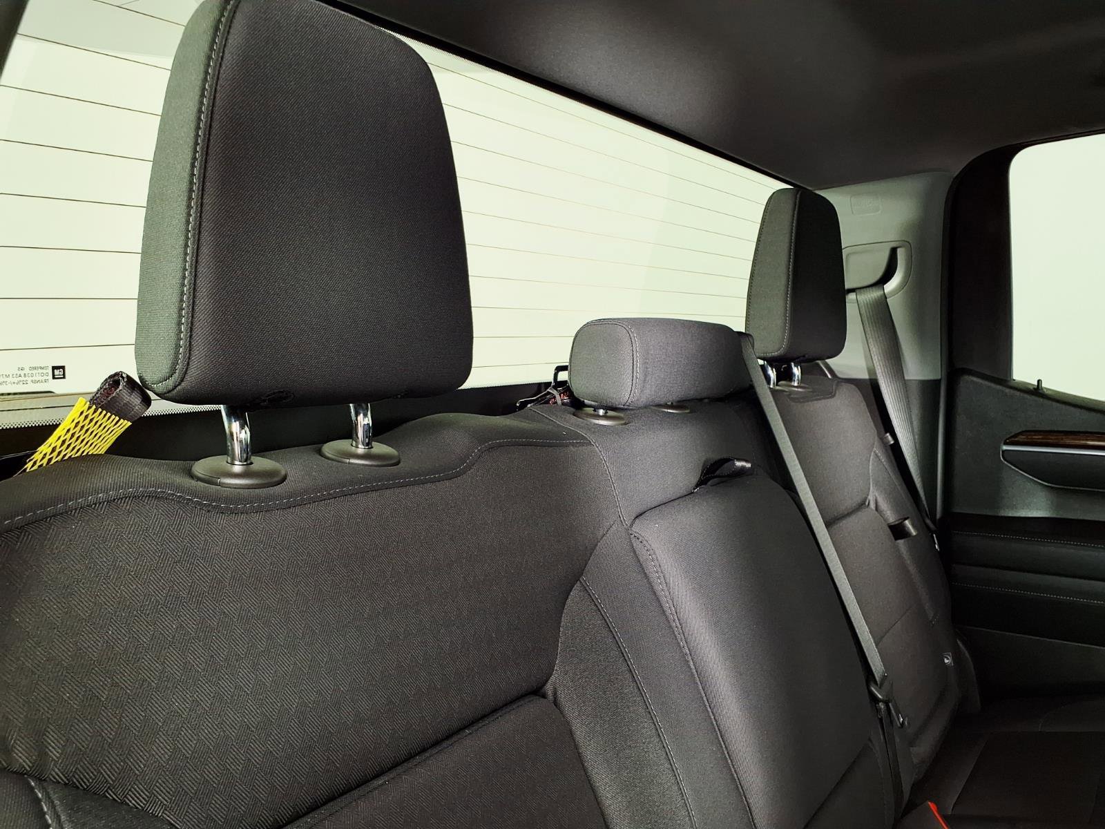 Used 2025 Summit White GMC Elevation image 12