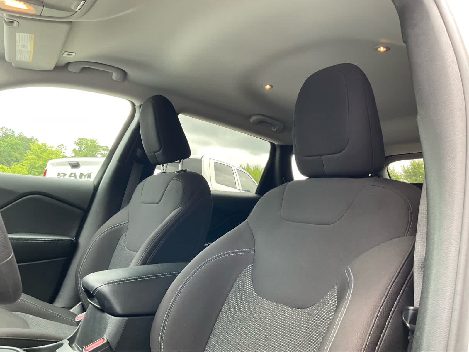 Used 2019 Bright White Clearcoat Jeep Latitude image 22