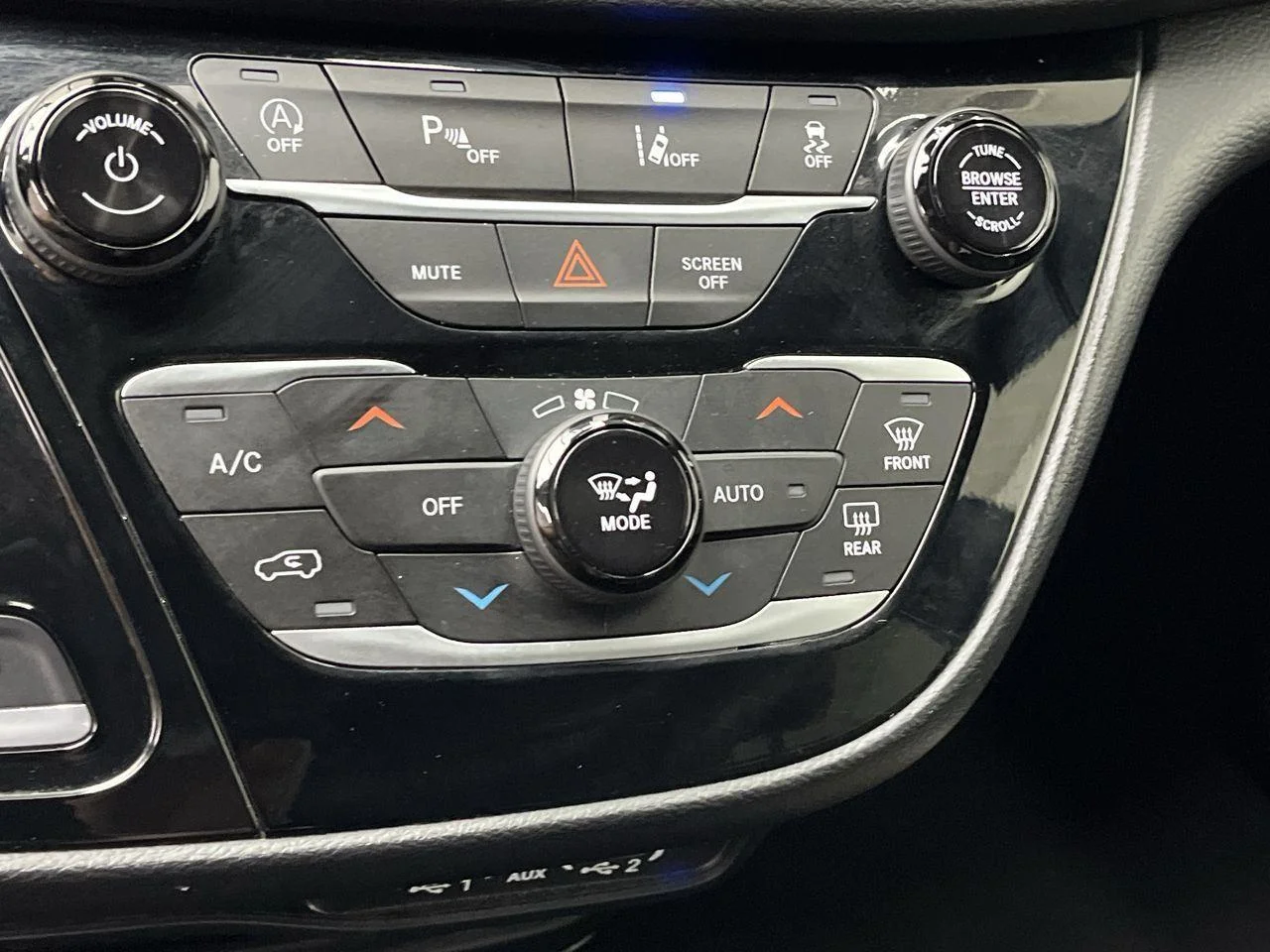 2025 Chrysler Pacifica Select - Photo 21