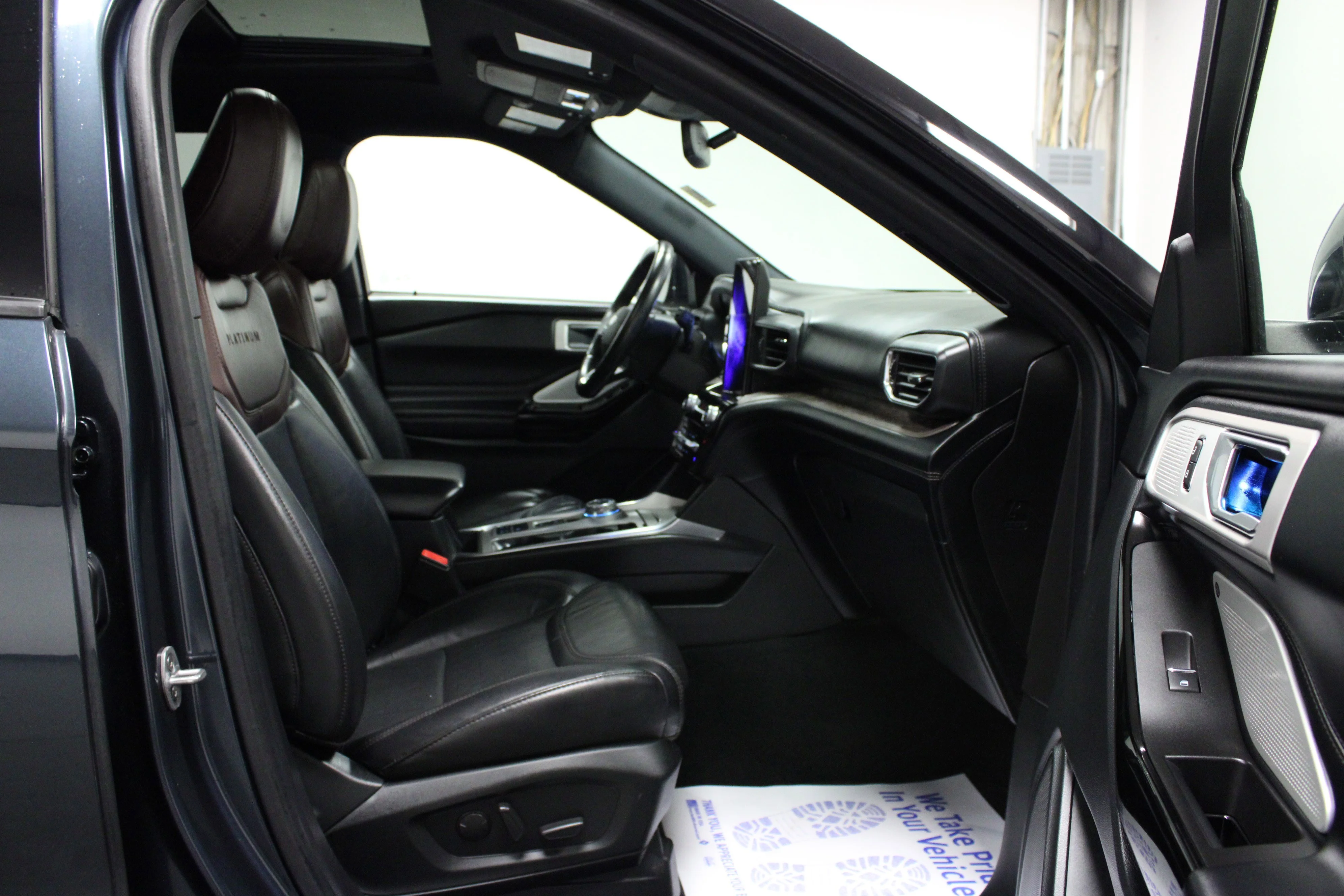Used 2022 Blue Metallic Ford Platinum image 17