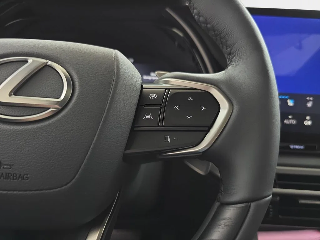 New 2026 Eminent White Pearl Lexus LUXURY image 18