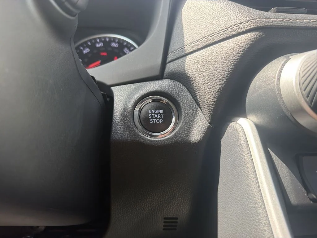 Used 2021 Silver Toyota XLE image 23