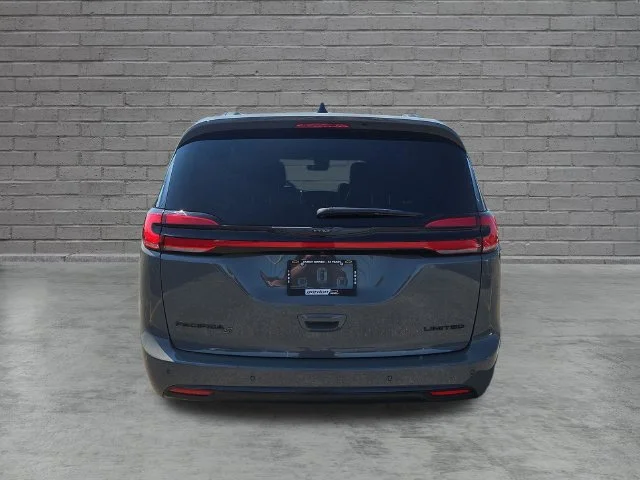 Used 2025 Gray Chrysler Limited image 4