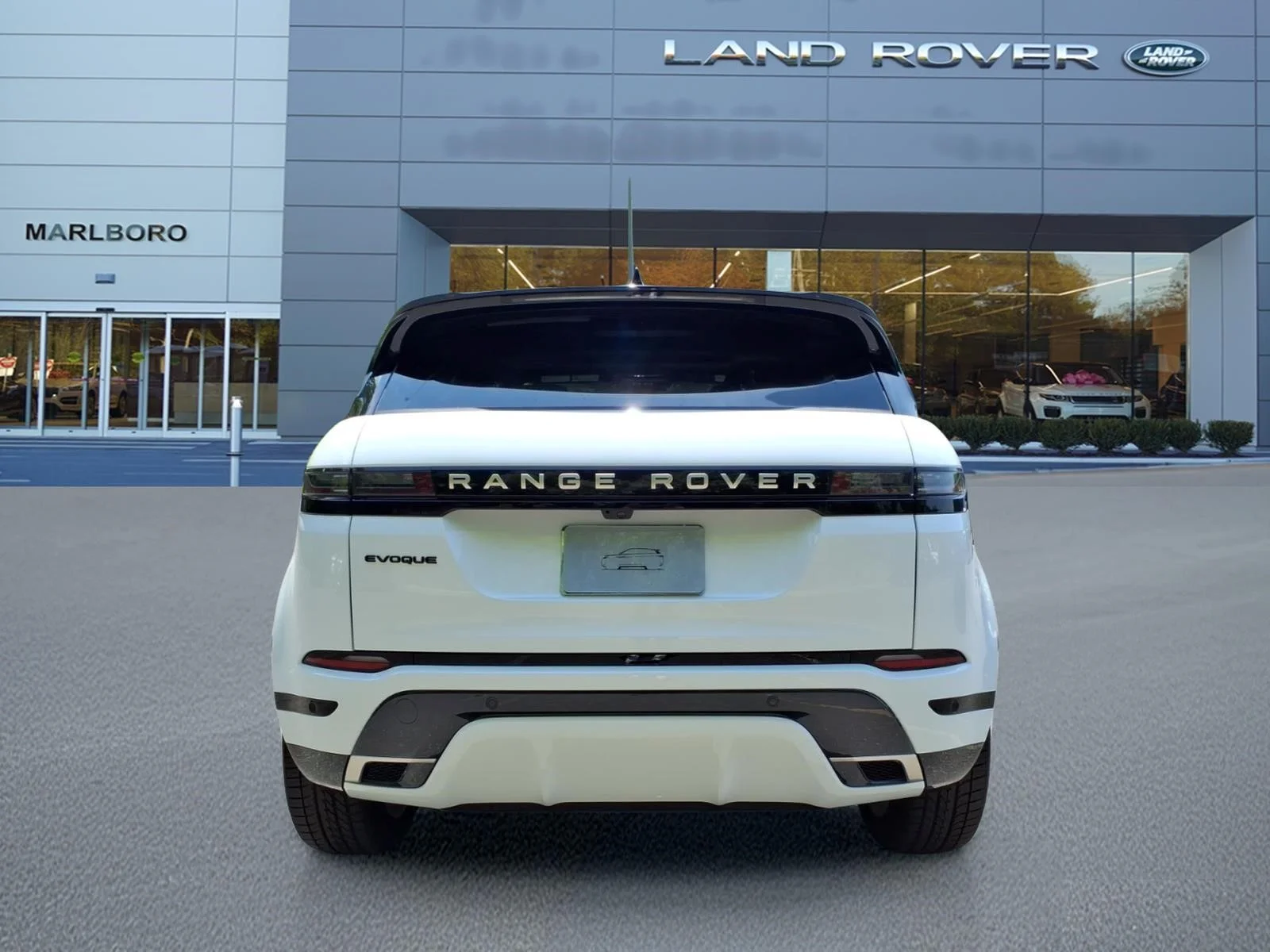 New 2026 Fuji White Land Rover P250 Hoxton Edition image 7