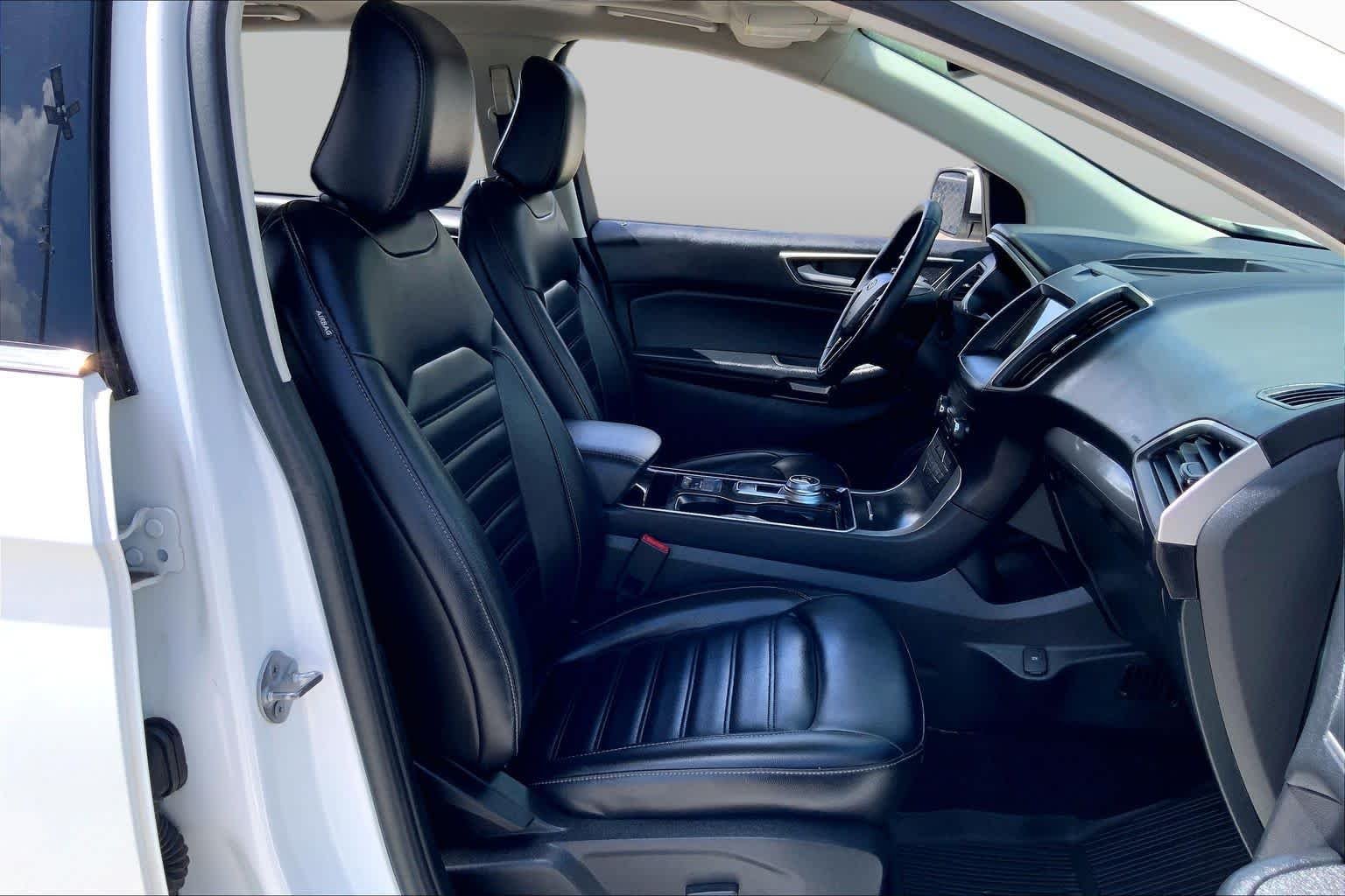 Used 2020 Star White Metallic Tri-Coat Ford SEL image 9