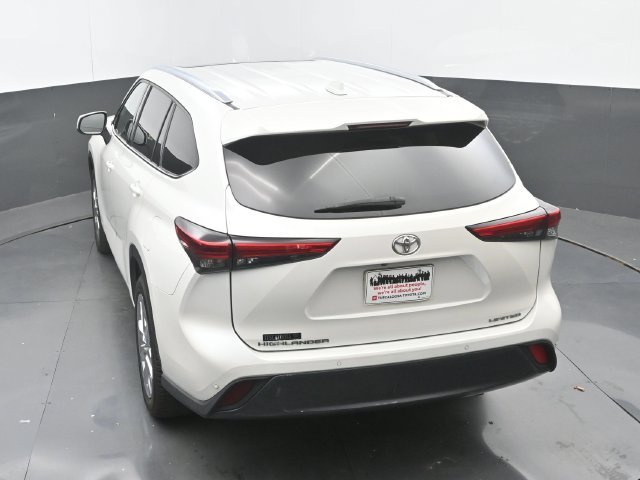 Used 2020 Blizzard Pearl Toyota Limited image 15
