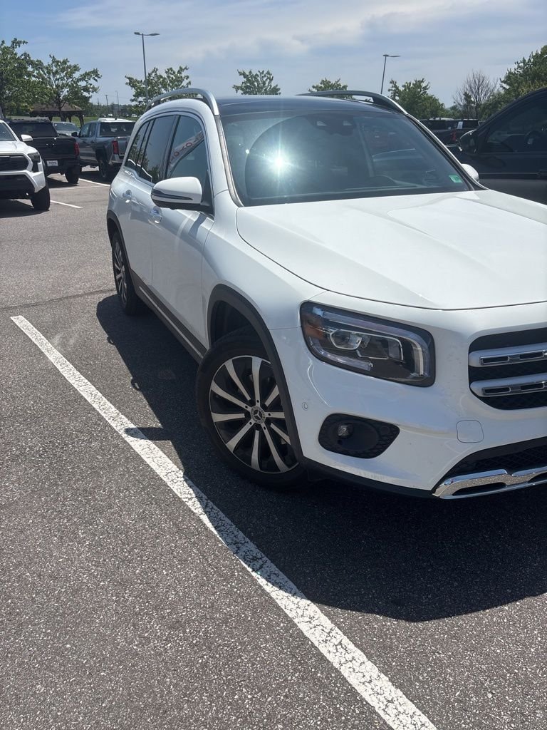 2022 Mercedes-Benz GLB GLB 250 4MATIC's photo