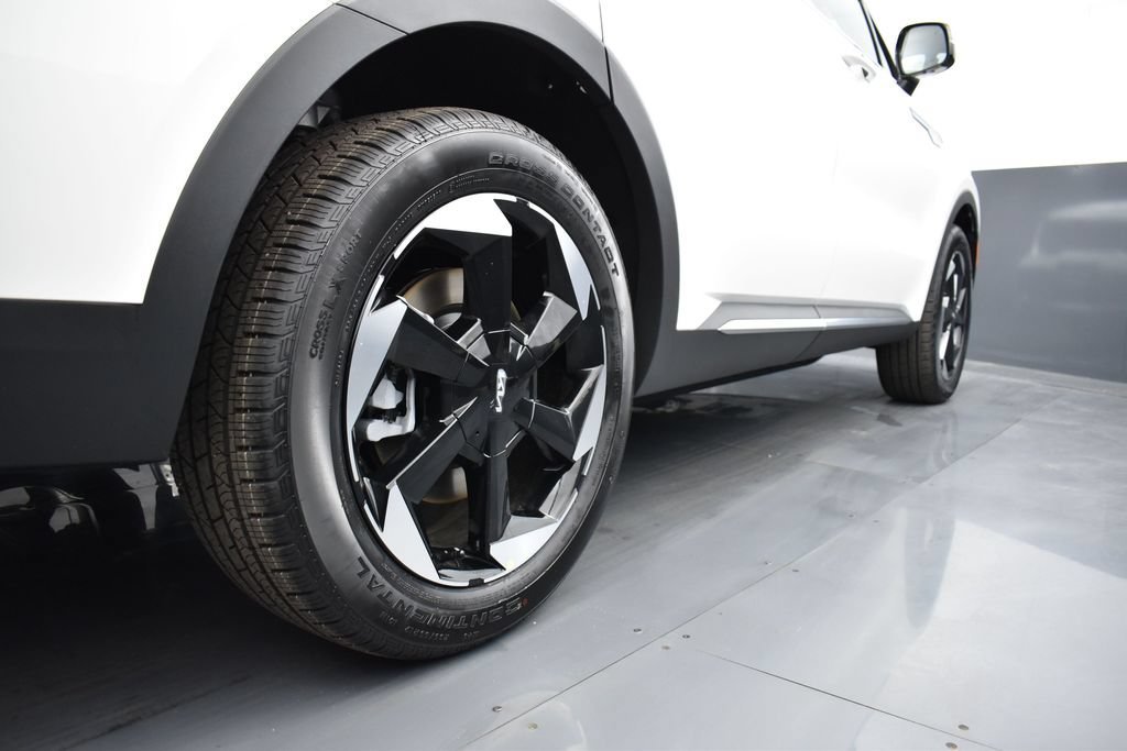 New 2026 Snow White Pearl Kia EX image 22