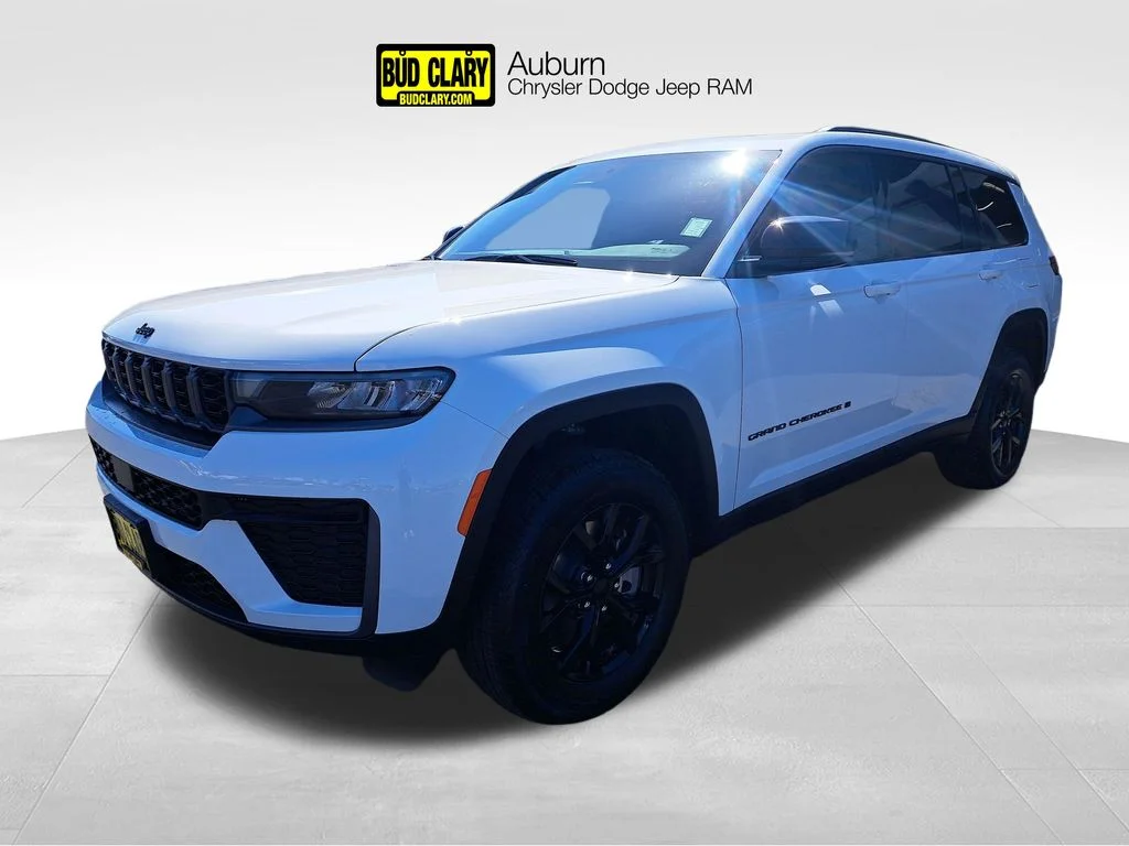 2026 Jeep Grand Cherokee L Laredo Altitude 4x4's photo