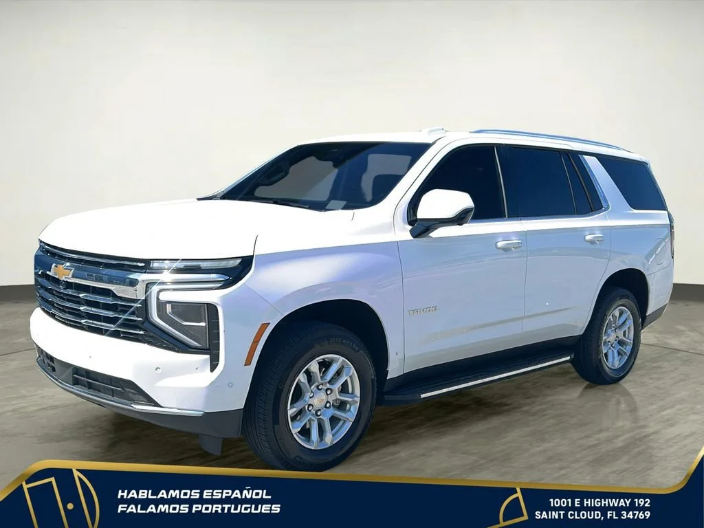 Used 2025 Summit White Chevrolet LT image 2