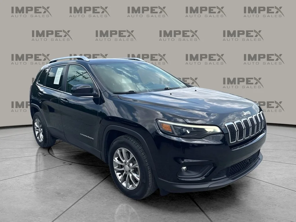 Used 2021 Black Jeep Latitude Plus image 7
