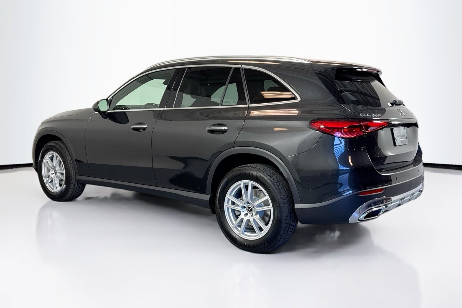 New 2026 Graphite Grey Metallic Mercedes-Benz GLC 300 image 7