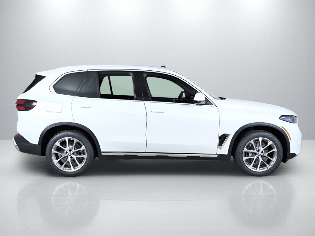 Used 2026 Mineral White Metallic BMW xDrive40i image 9