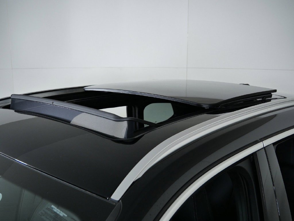 Used 2026 Jet Black BMW xDrive28i image 19