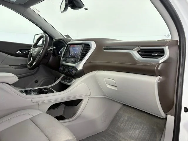 Used 2023 White GMC SLT image 56
