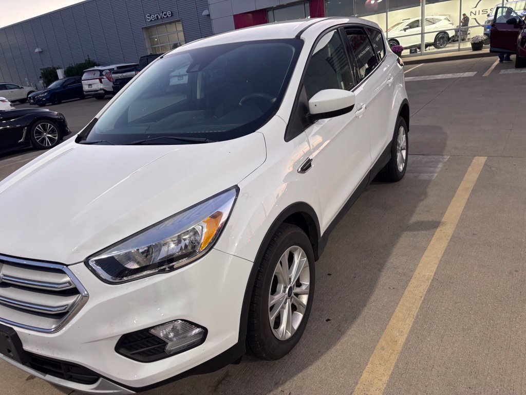 Used 2019 Oxford White Ford SE image 8